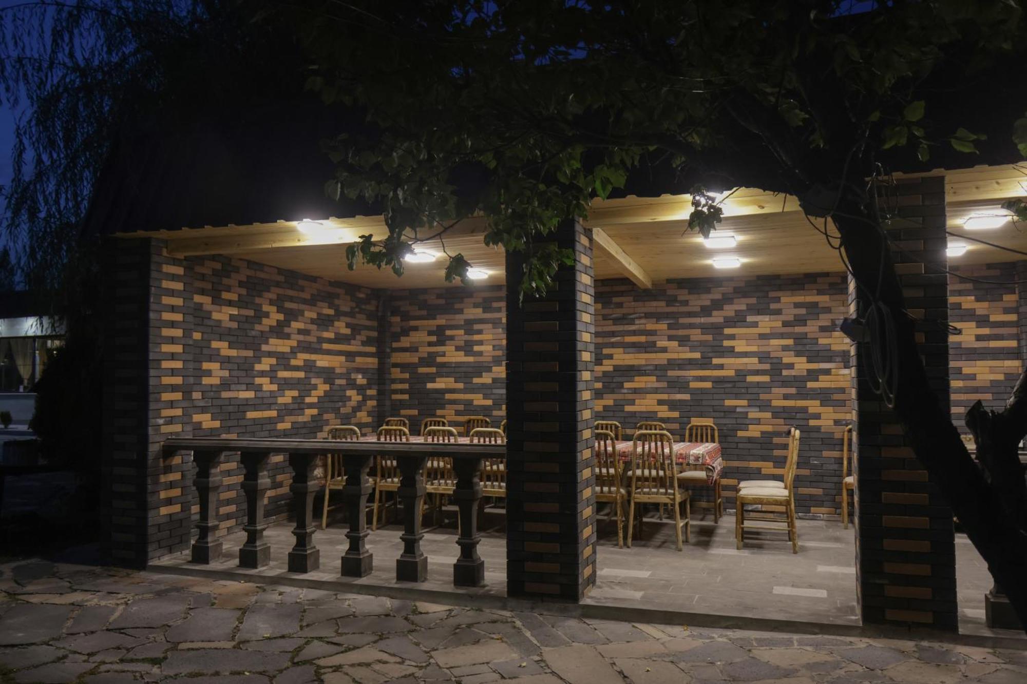 Parvana Hotel Gjoemri Buitenkant foto