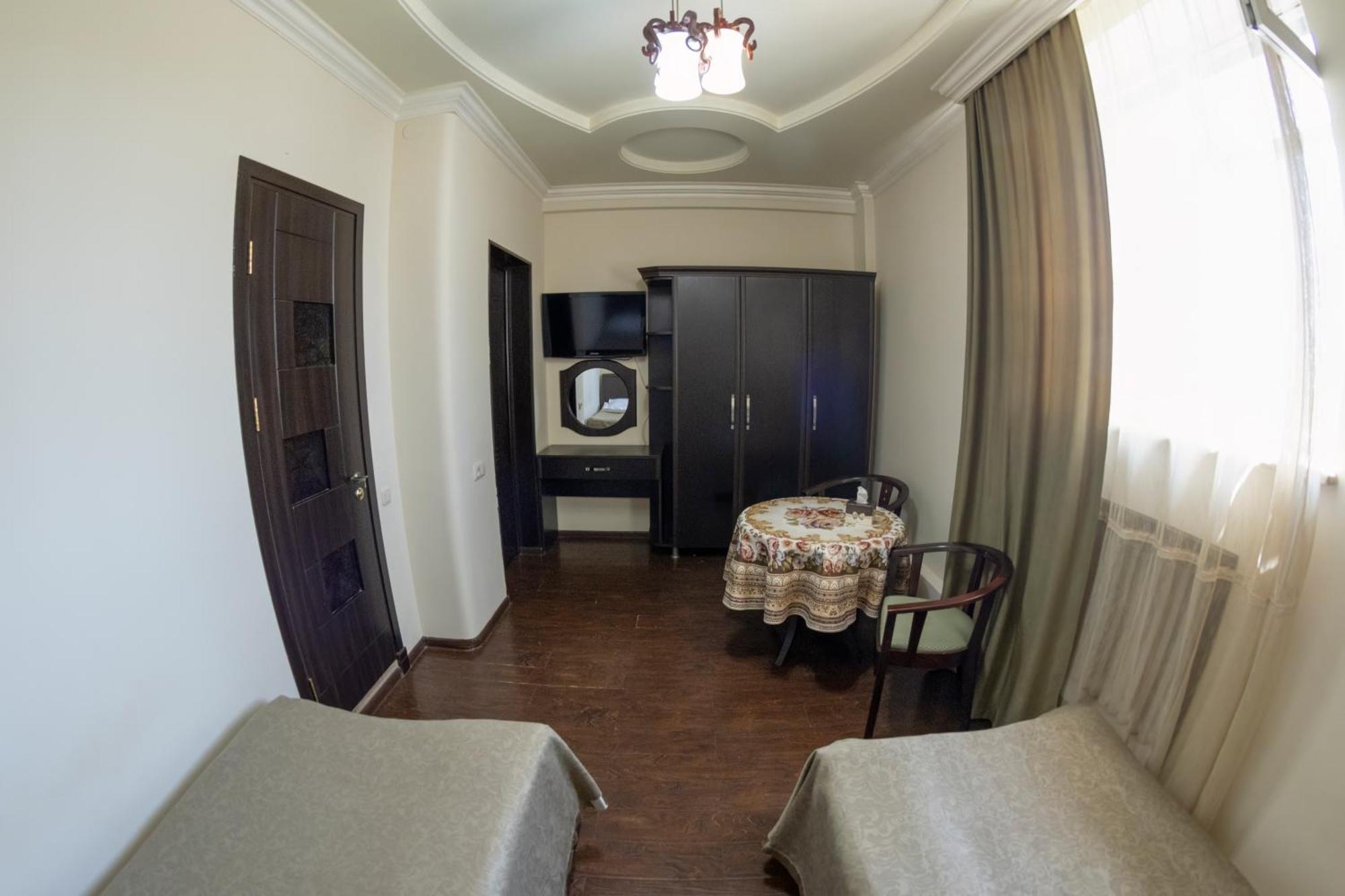 Parvana Hotel Gjoemri Buitenkant foto