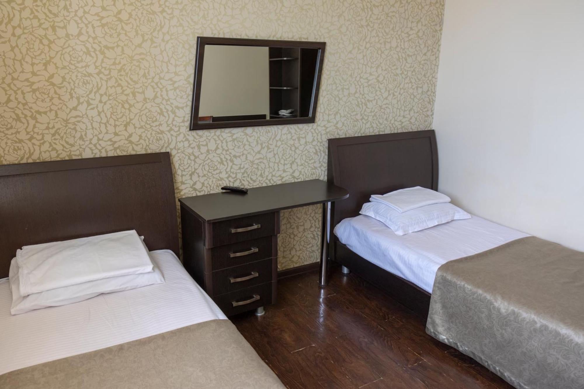 Parvana Hotel Gjoemri Buitenkant foto